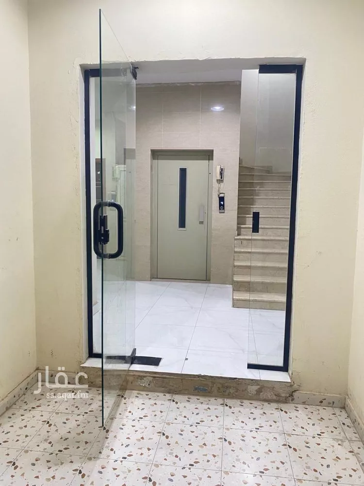 شقة للإيجار في شارع زيد البغدادي, حي الوزارات, مدينة الرياض, منطقة الرياض صورة 2