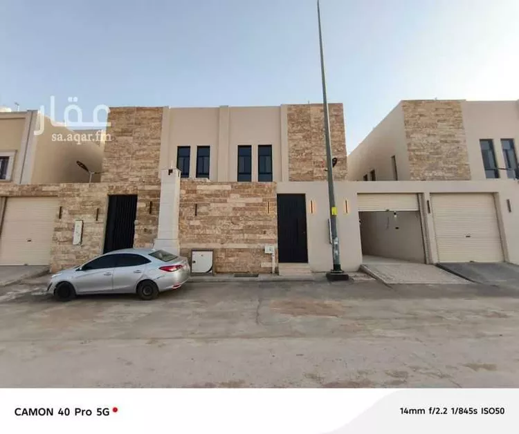 فيلا للبيع في شارع الوجية ، حي عريض ، الرياض ، منطقة الرياض صورة 2