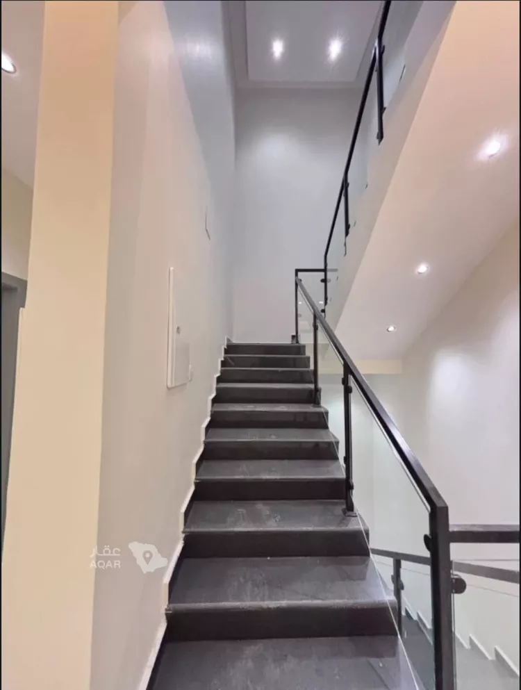فيلا للإيجار في شارع عبدالعزيز القاضي, حي عكاظ, مدينة الرياض, منطقة الرياض 11