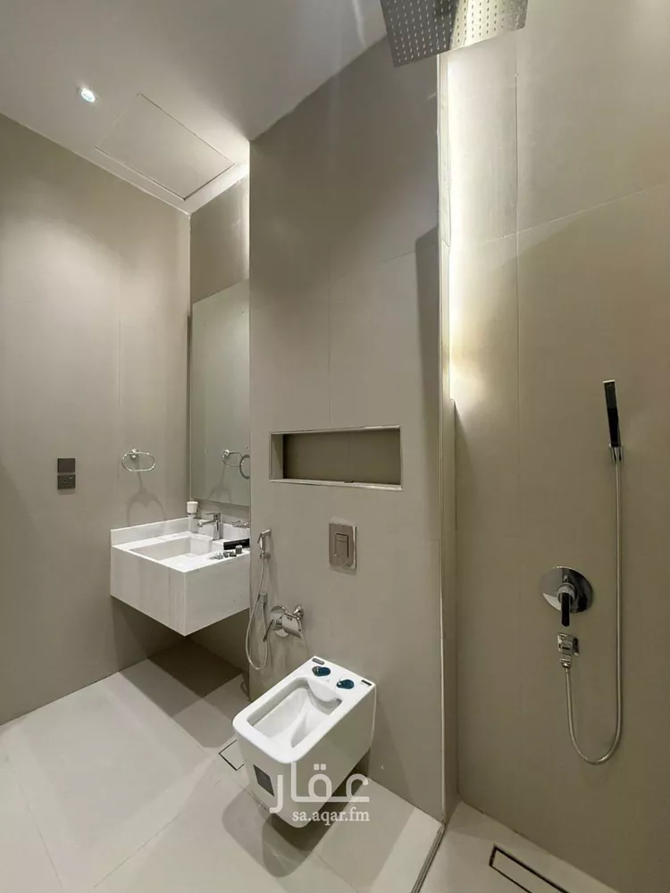 فيلا للبيع في شارع عبداللطيف بن المبارك, حي المهدية, مدينة الرياض, منطقة الرياض صورة 4