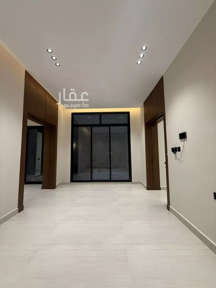 فيلا للبيع في شارع عبداللطيف بن المبارك, حي المهدية, مدينة الرياض, منطقة الرياض صورة 3