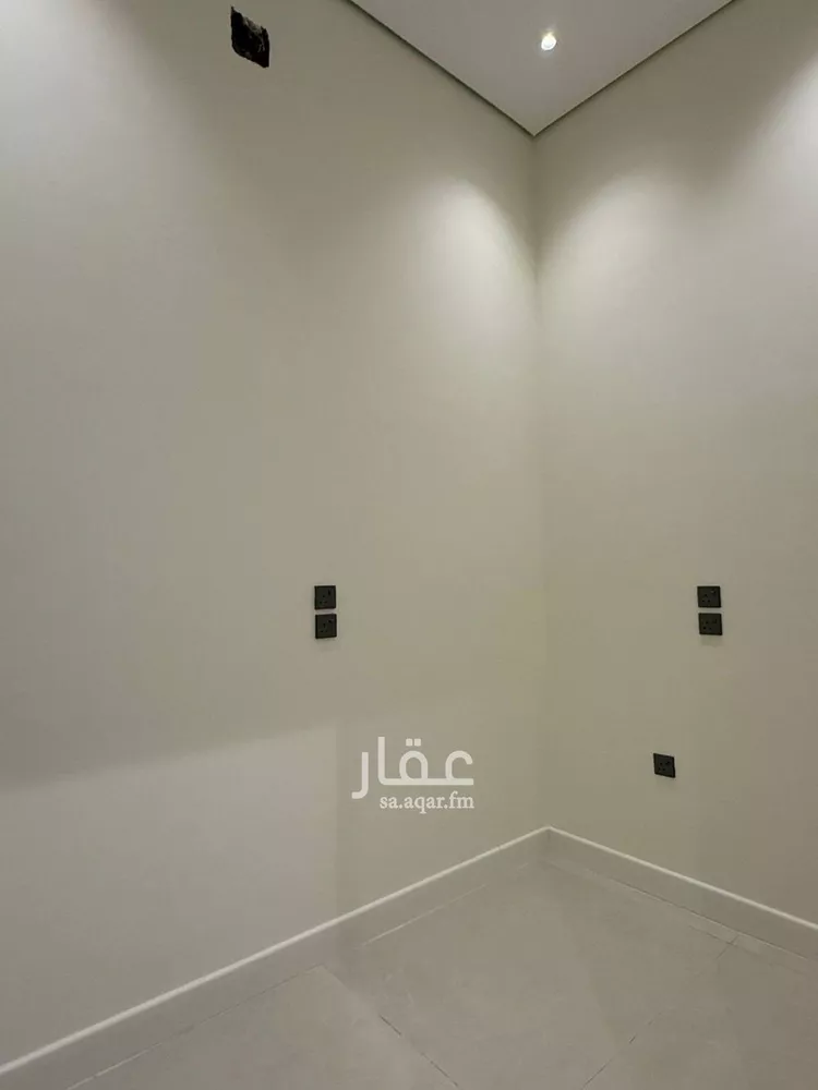فيلا للبيع في شارع عبداللطيف بن المبارك, حي المهدية, مدينة الرياض, منطقة الرياض صورة 5