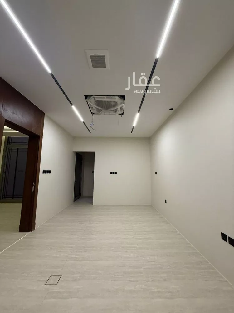 فيلا للبيع في شارع عبداللطيف بن المبارك, حي المهدية, مدينة الرياض, منطقة الرياض صورة 4