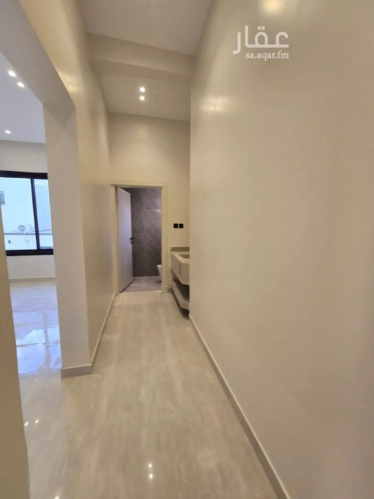 Floor for Sale in Riyadh Shubra 11