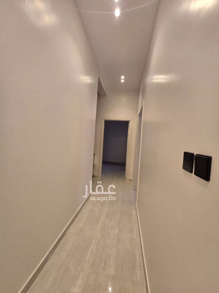 Floor for Sale in Riyadh Shubra 12