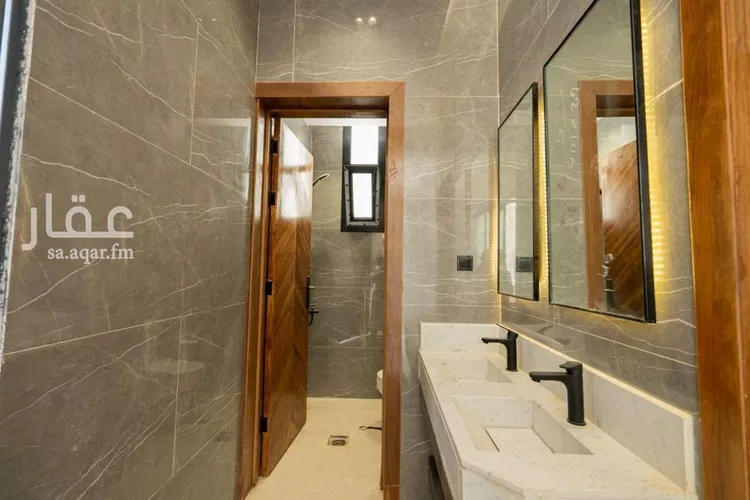 فيلا للبيع في شارع كعب الهجري, حي عكاظ, مدينة الرياض, منطقة الرياض صورة 4