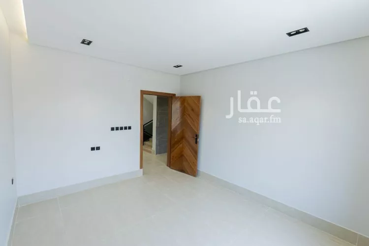 فيلا للبيع في شارع كعب الهجري, حي عكاظ, مدينة الرياض, منطقة الرياض 13