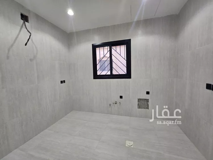 Floor for Sale in Riyadh Shubra 8