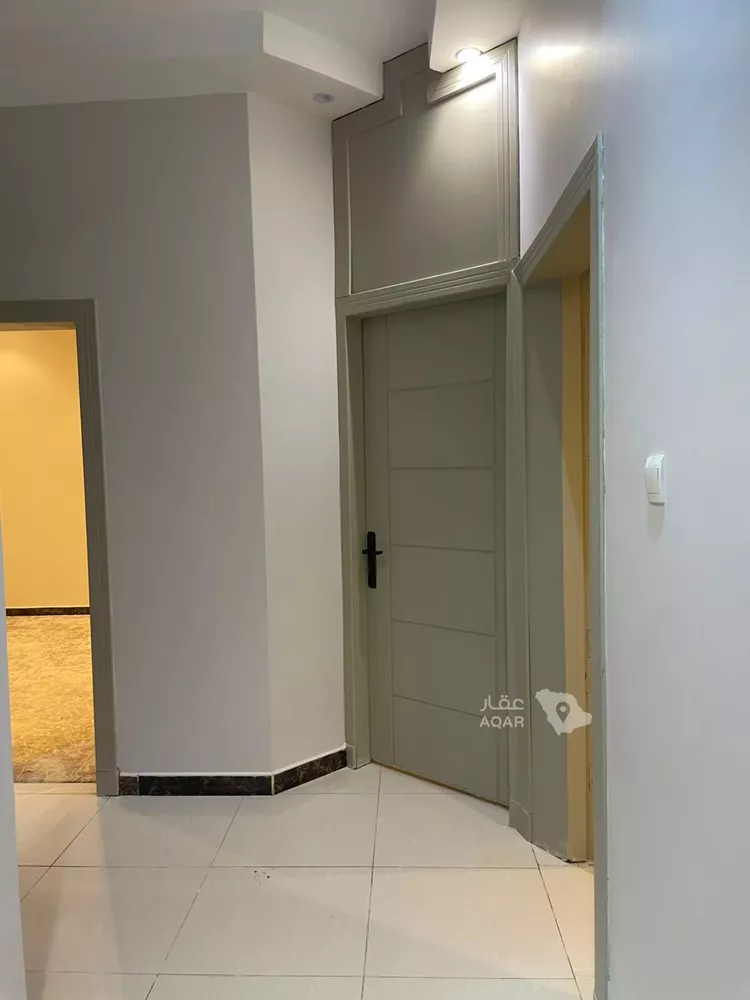 Floor for Rent in Riyadh Al Arid 3