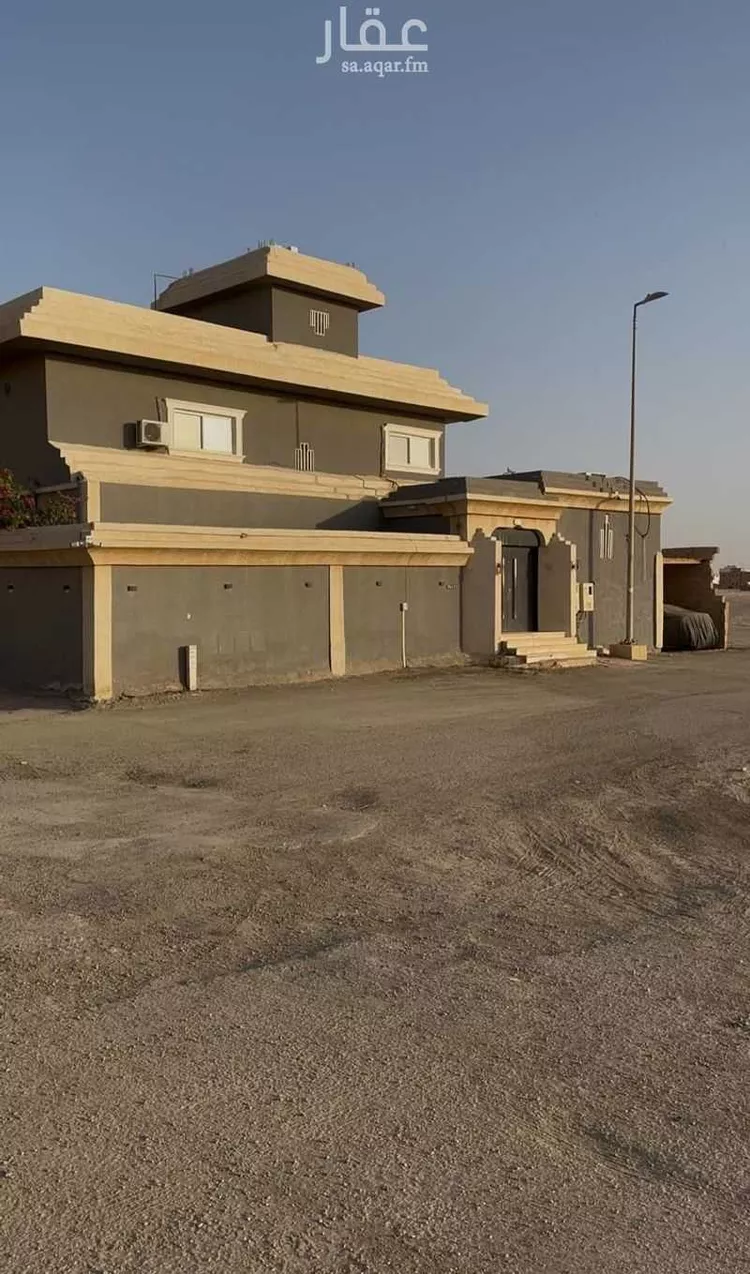 فيلا للبيع في شارع عبدالله ابن كثير, حي الخالدية, مدينة الخرج, منطقة الرياض صورة 2
