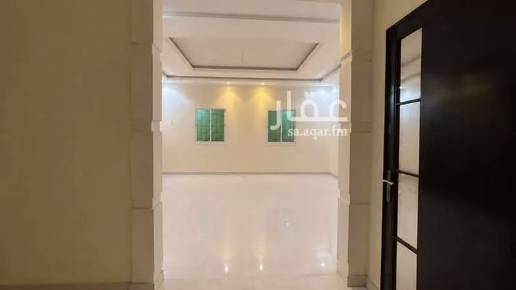 فيلا للبيع في شارع جبل المشايخ, حي القادسية, مدينة الرياض, منطقة الرياض صورة 3