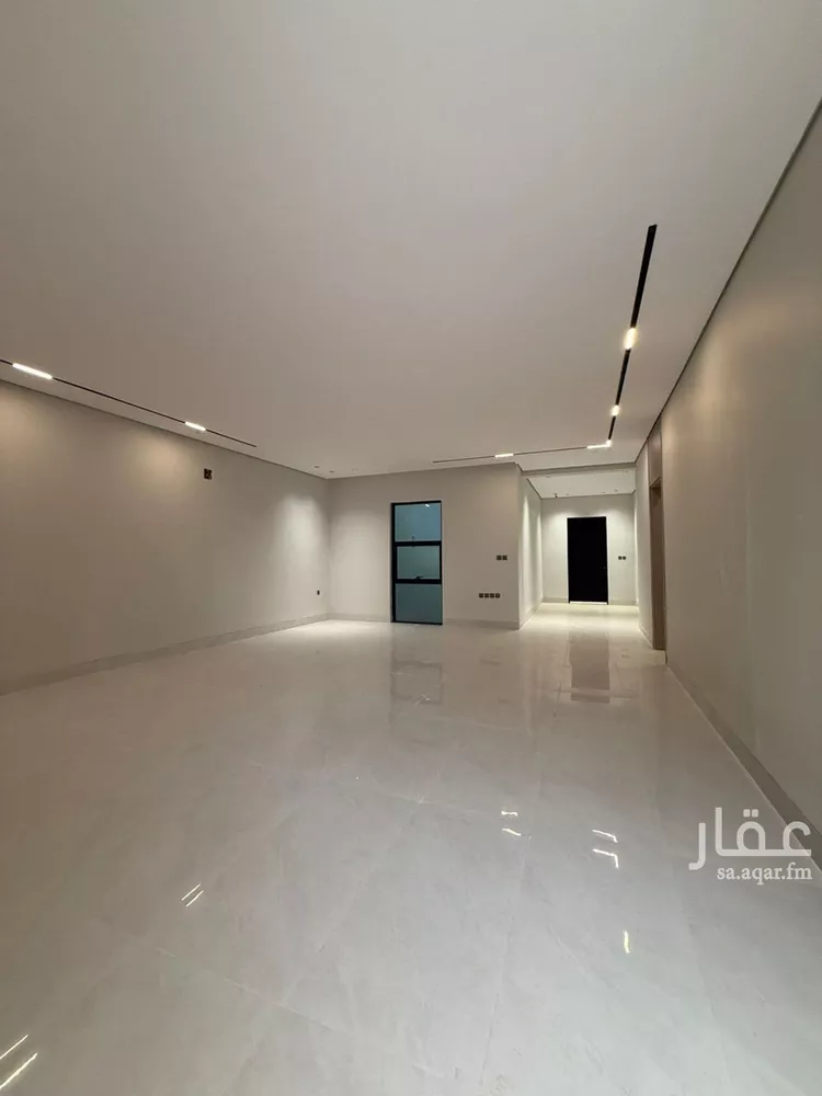 فيلا للبيع في شارع السيل الكبير, حي المهدية, مدينة الرياض, منطقة الرياض 18