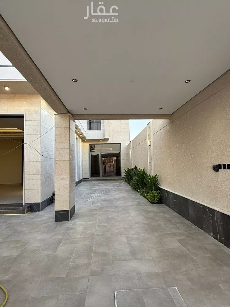 فيلا للبيع في شارع عبداللطيف بن المبارك, حي المهدية, مدينة الرياض, منطقة الرياض صورة 4