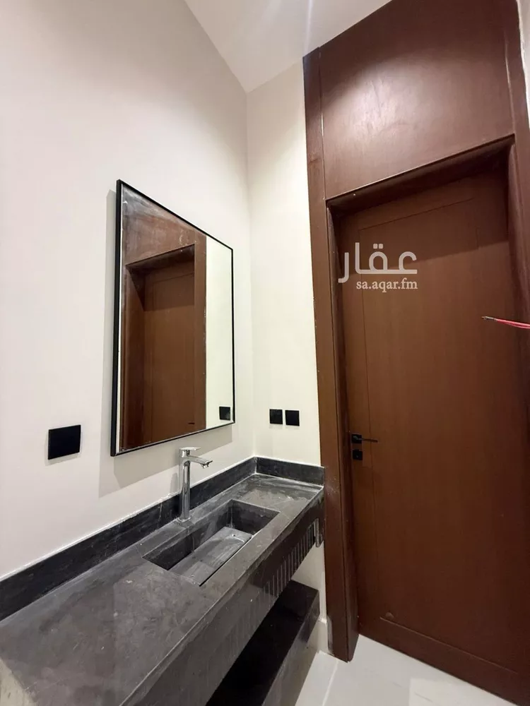 فيلا للبيع في شارع محمد بن هبة الله, حي المهدية, مدينة الرياض, منطقة الرياض 7