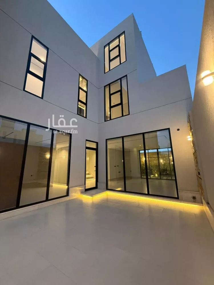 فيلا للبيع في شارع عبداللطيف بن المبارك, حي المهدية, مدينة الرياض, منطقة الرياض صورة 4