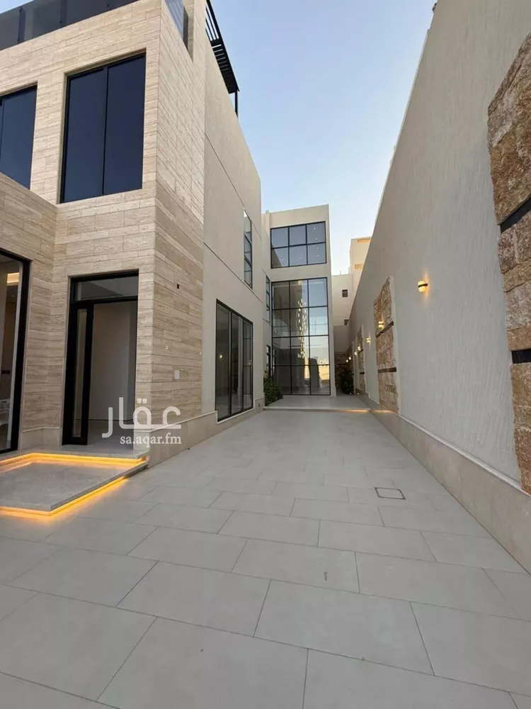 فيلا للبيع في شارع عبداللطيف بن المبارك, حي المهدية, مدينة الرياض, منطقة الرياض صورة 3