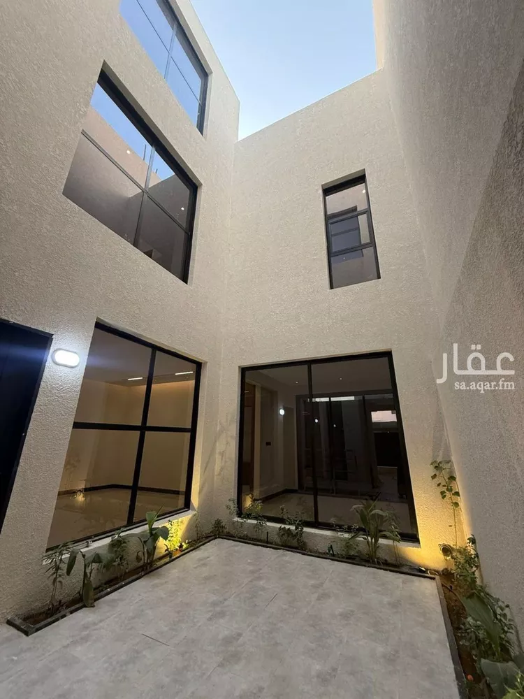 فيلا للبيع في شارع عبداللطيف بن المبارك, حي المهدية, مدينة الرياض, منطقة الرياض صورة 3