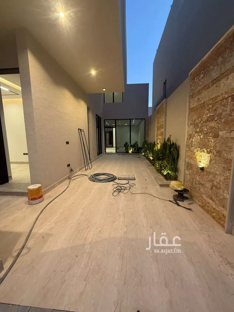 فيلا للبيع في شارع عبداللطيف بن المبارك, حي المهدية, مدينة الرياض, منطقة الرياض