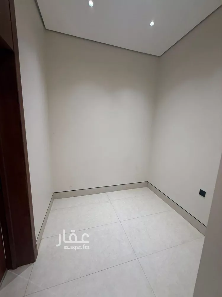 فيلا للبيع في شارع محمد بن هبة الله, حي المهدية, مدينة الرياض, منطقة الرياض 6