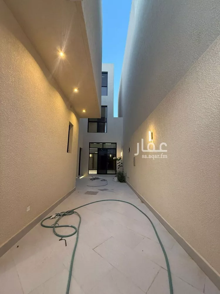 فيلا للبيع في شارع عبداللطيف بن المبارك, حي المهدية, مدينة الرياض, منطقة الرياض صورة 5