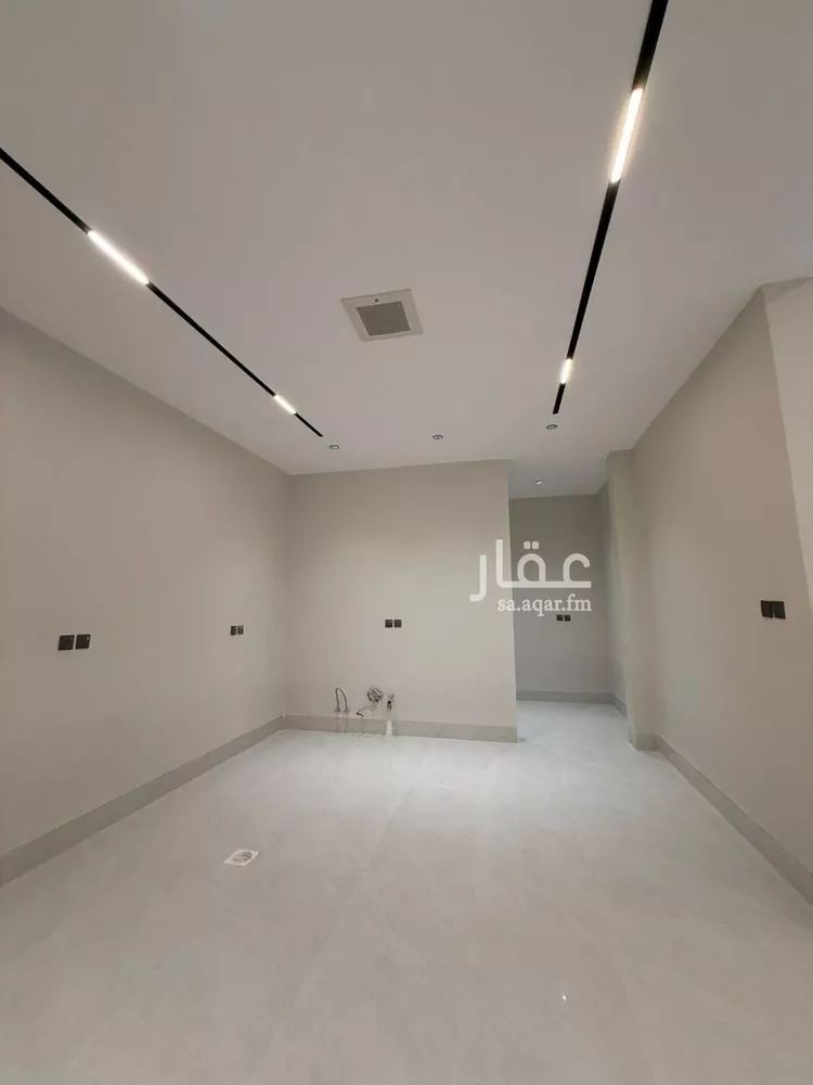فيلا للبيع في شارع السيل الكبير, حي المهدية, مدينة الرياض, منطقة الرياض 11