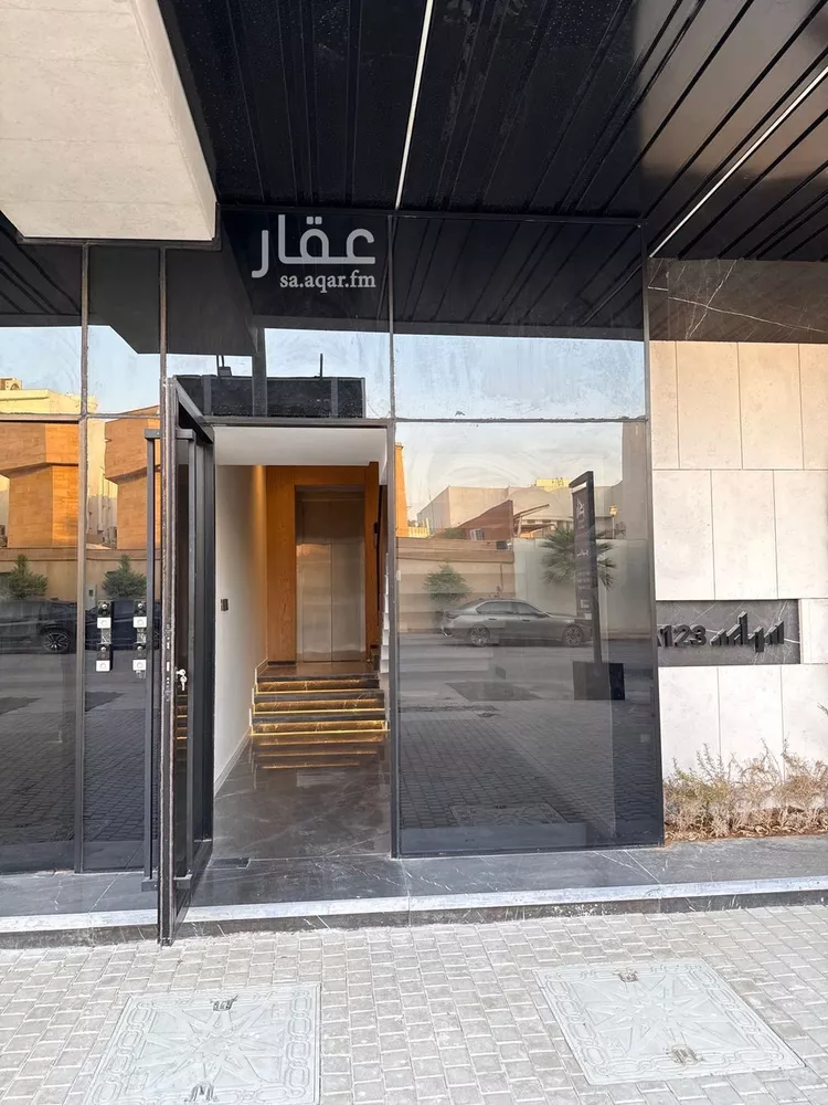 دور للبيع في شارع إبراهيم بن باز, حي العليا, مدينة الرياض, منطقة الرياض 10