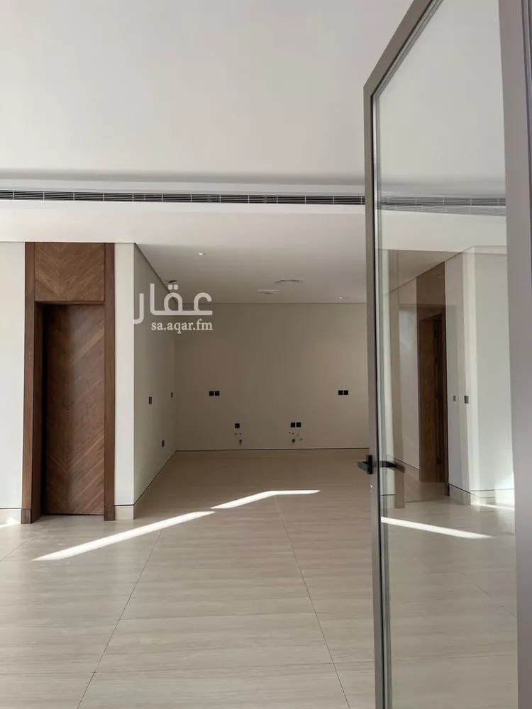 دور للبيع في شارع عاصم بن قيس, حي الرائد, مدينة الرياض, منطقة الرياض صورة 3