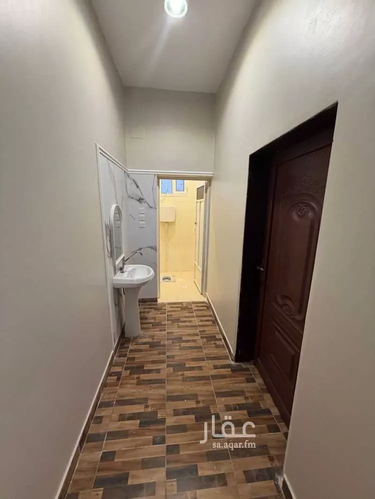 شقة للإيجار في شارع محمد بن ناصر ، حي الربوة ، صامطة ، صامطة