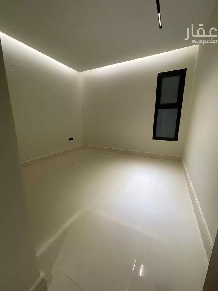 Floor for Sale in Riyadh Al Malqa 6