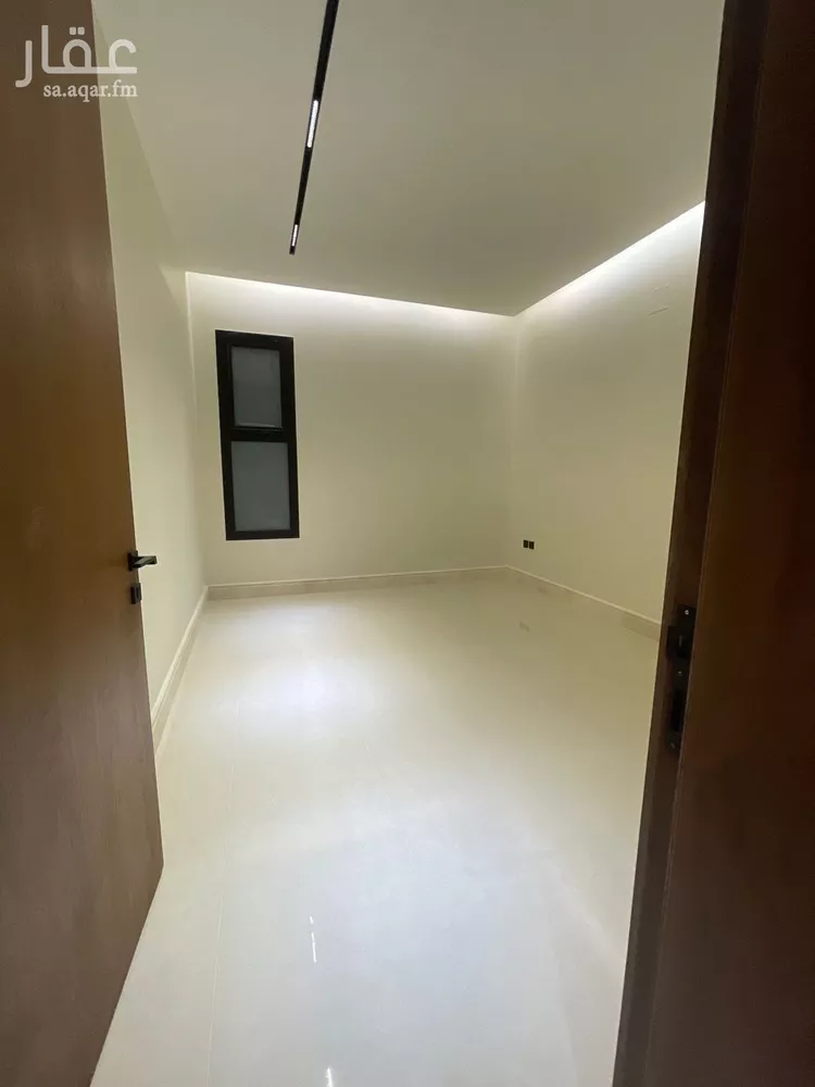 Floor for Sale in Riyadh Al Malqa 7