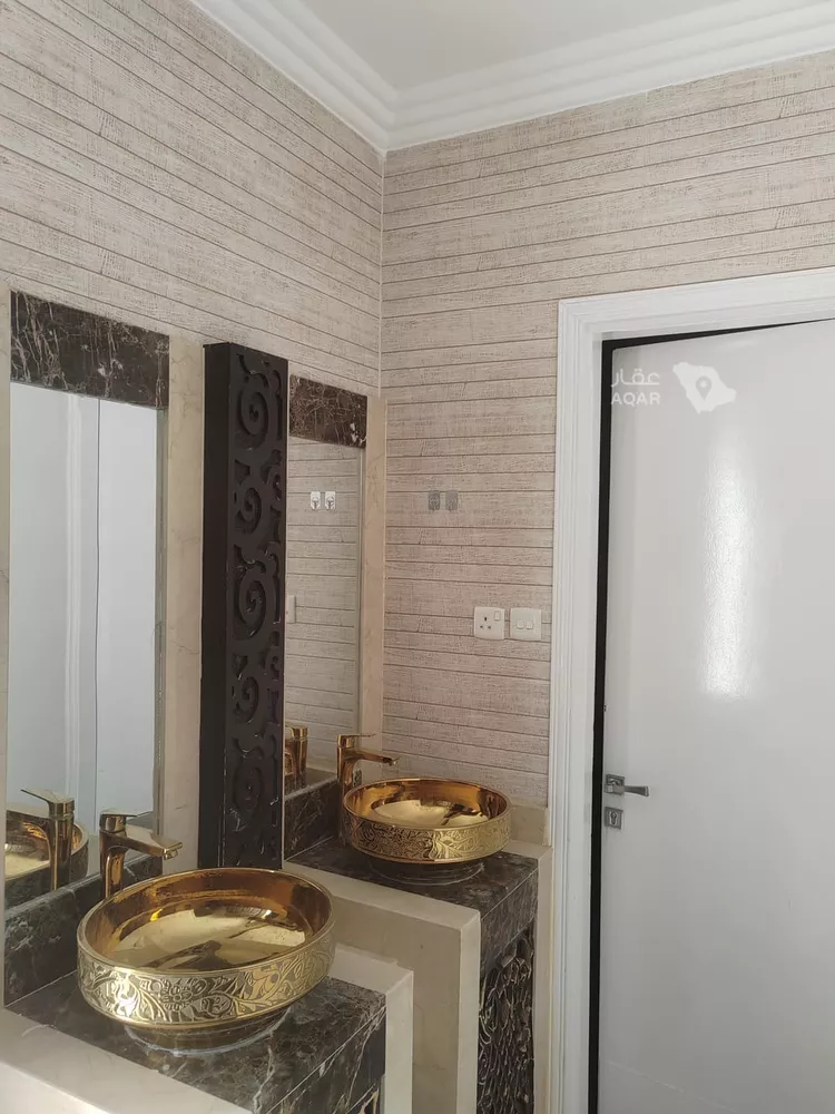 Floor for Rent in Riyadh Az Zahrah 16