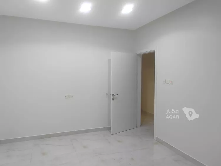 Floor for Rent in Riyadh Az Zahrah 4