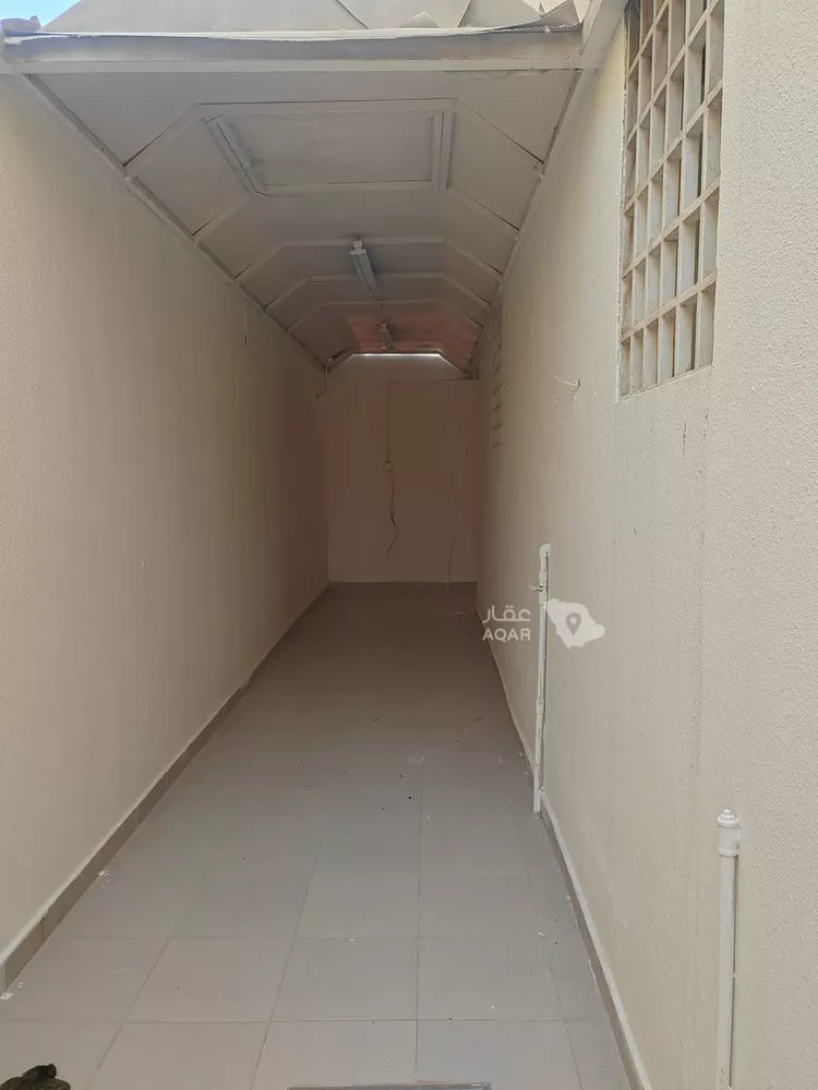 Floor for Rent in Riyadh Az Zahrah 7
