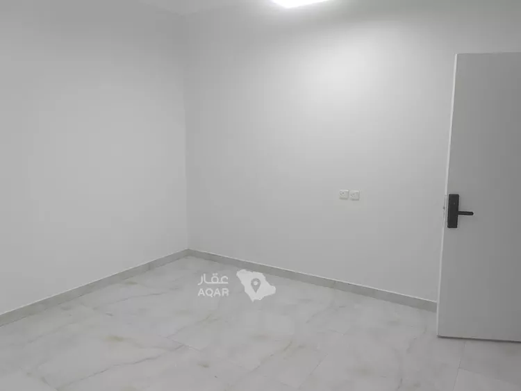 Floor for Rent in Riyadh Az Zahrah 11