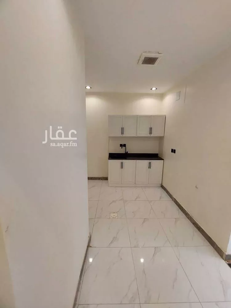 شقة للإيجار في شارع الخرمة, حي الورود, مدينة الرياض, منطقة الرياض صورة 5