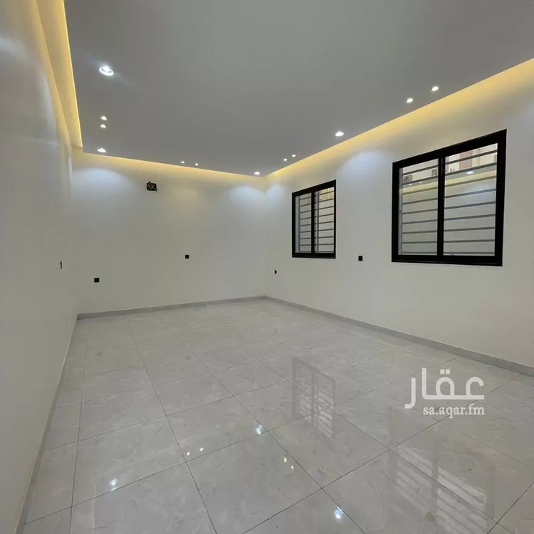 شقة للبيع في شارع شارع احمد بن حنبل, حي ال بريد, مدينة أحد رفيدة, منطقة عسير صورة 2