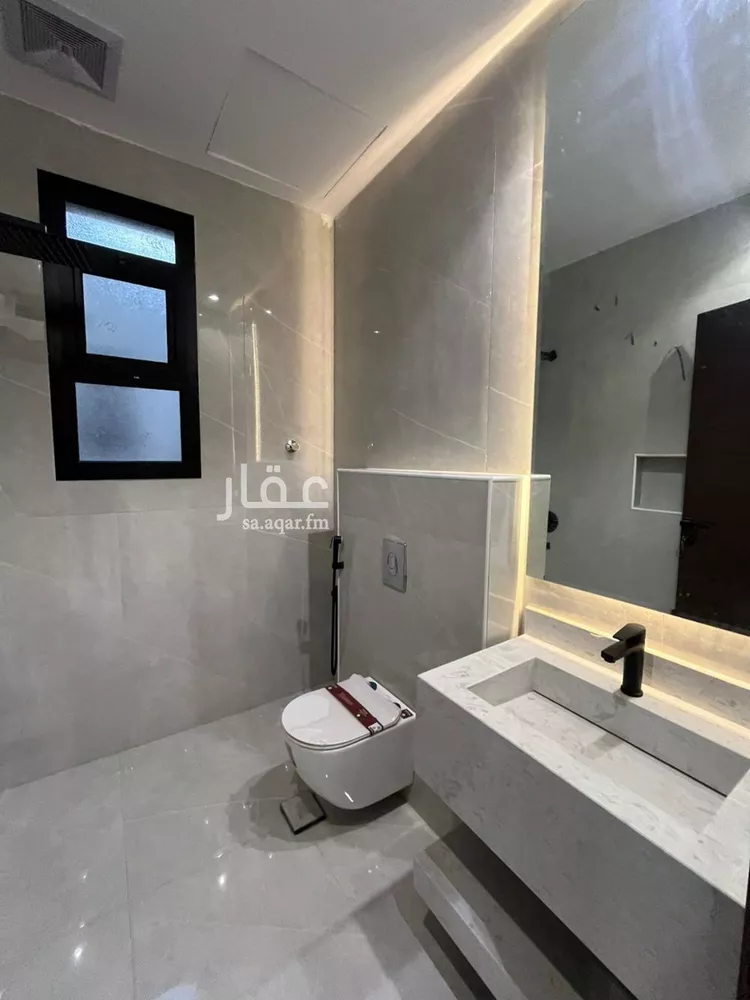 Floor for Sale in Riyadh Al Janadriyah 18