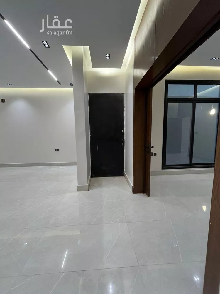 Floor for Sale in Riyadh Al Janadriyah 6