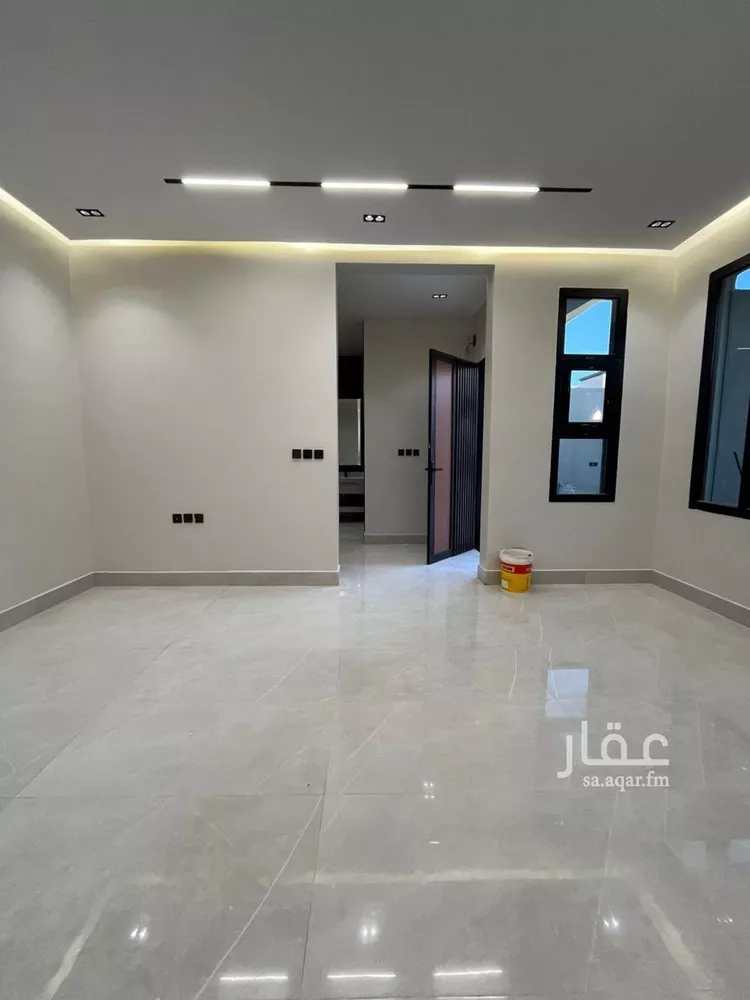 Floor for Sale in Riyadh Al Janadriyah 21