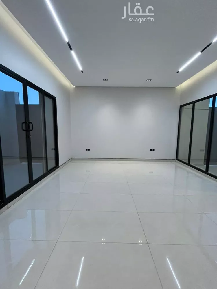فيلا للبيع في شارع عمر ابن حبيب, حي الجنادرية, مدينة الرياض, منطقة الرياض 9