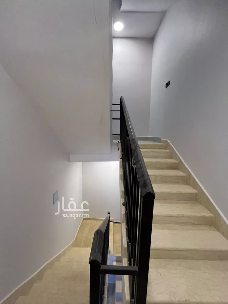 دور للبيع في شارع عمر ابن حبيب, حي الجنادرية, مدينة الرياض, منطقة الرياض صورة 3