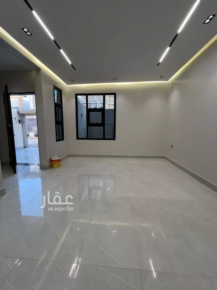 Floor for Sale in Riyadh Al Janadriyah 8