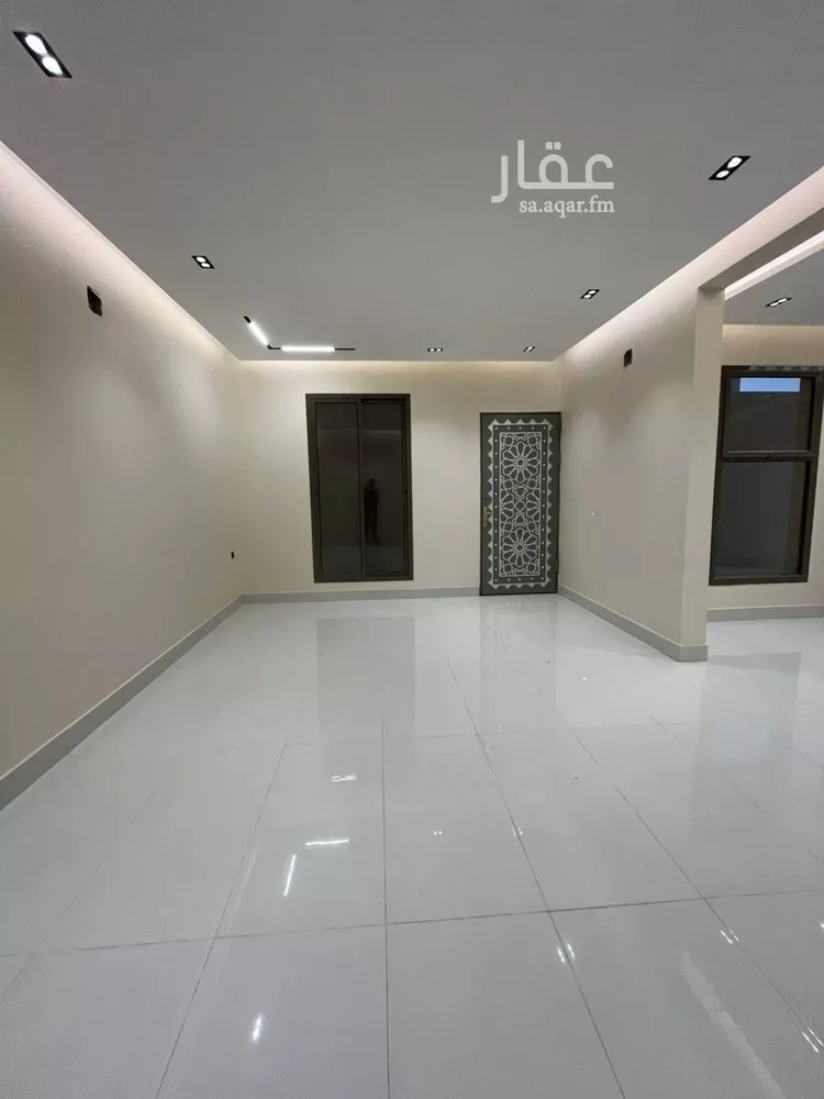 Floor for Sale in Riyadh Al Janadriyah صورة 4