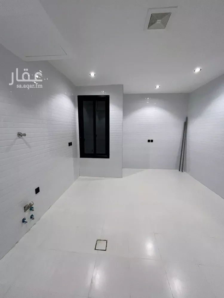 دور للبيع في شارع عمر ابن حبيب, حي الجنادرية, مدينة الرياض, منطقة الرياض 9
