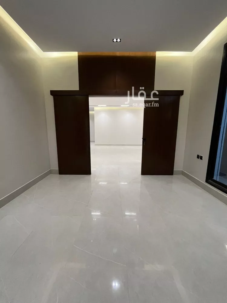 Floor for Sale in Riyadh Al Janadriyah 14