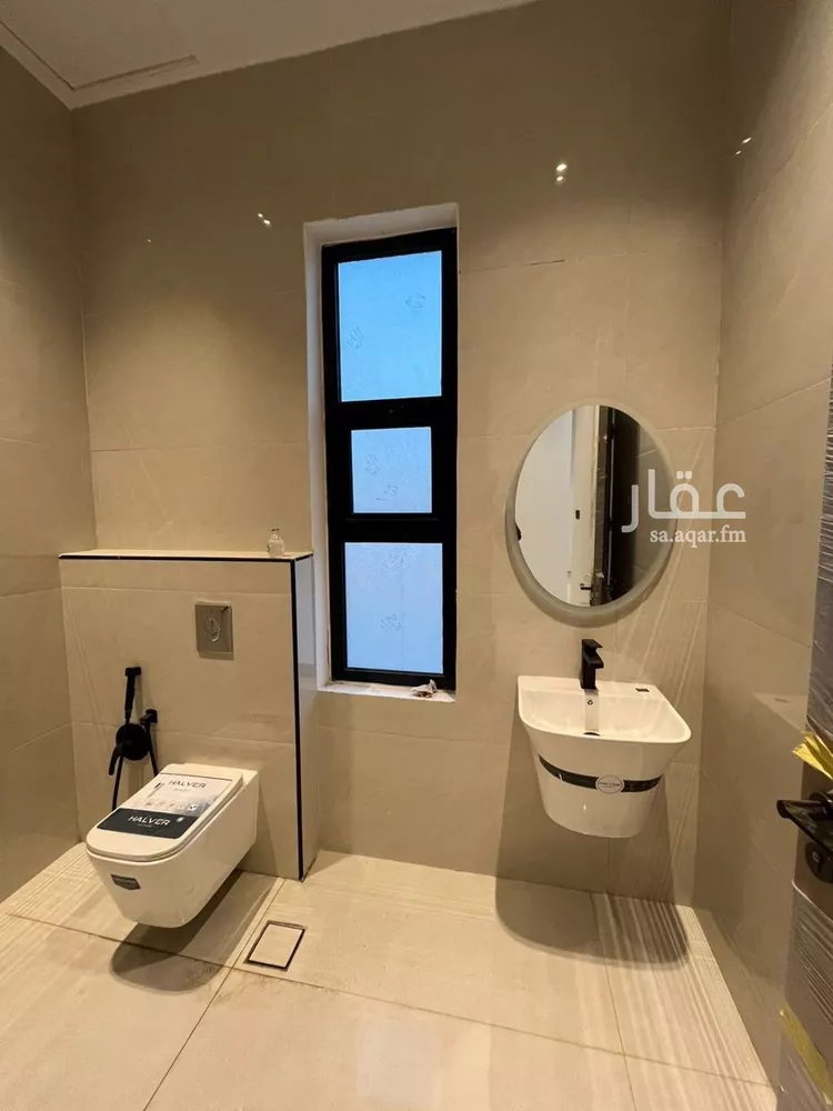 فيلا للبيع في شارع عمر ابن حبيب, حي الجنادرية, مدينة الرياض, منطقة الرياض 7