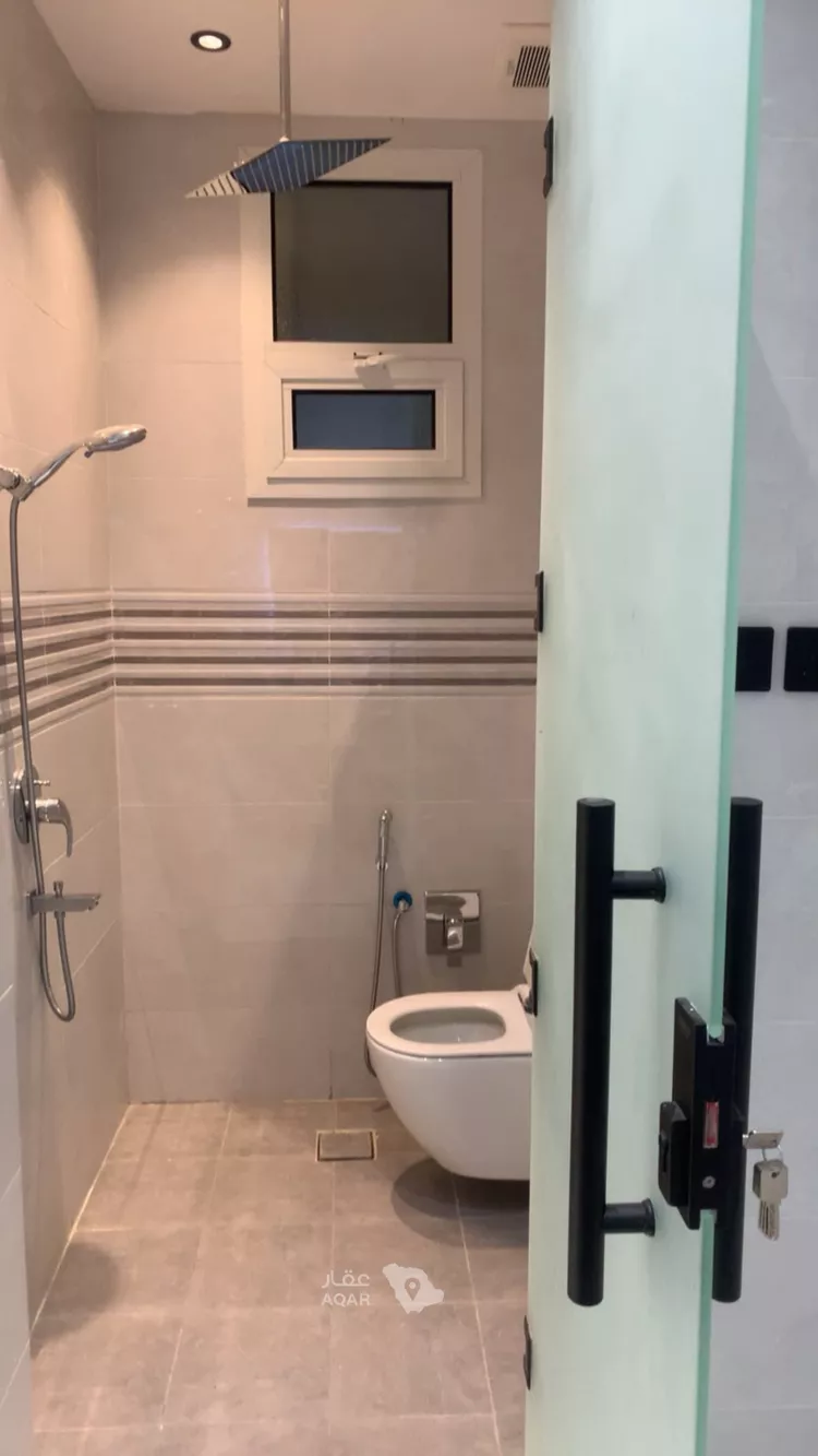 Floor for Rent in Riyadh Al Arid 11