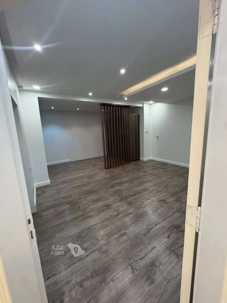 Floor for Rent in Riyadh Al Yasmin 7