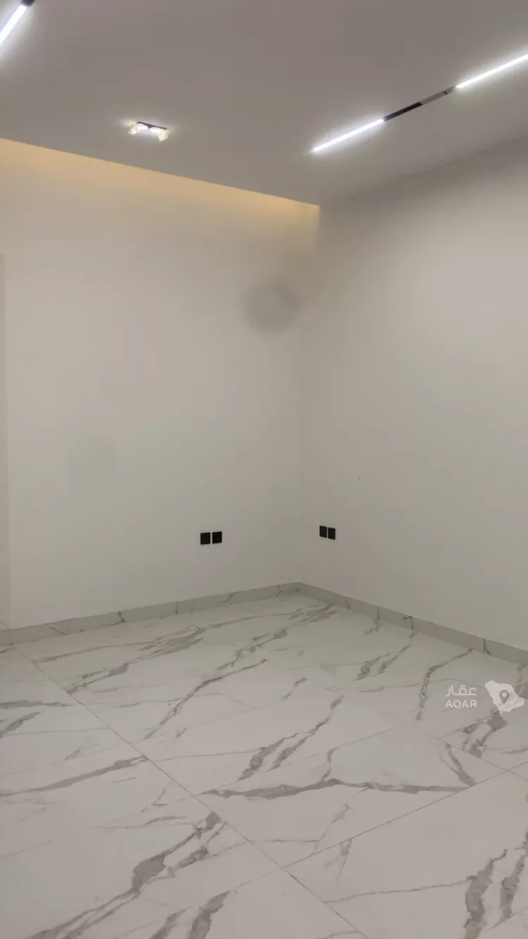 Floor for Rent in Riyadh Al Arid 8