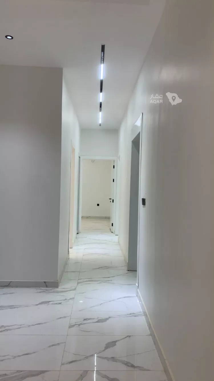 Floor for Rent in Riyadh Al Arid 10